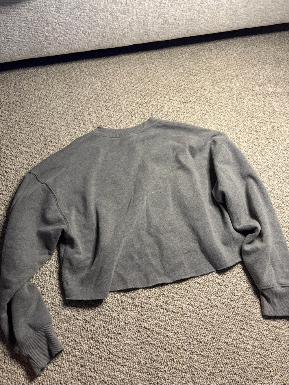 Grey cropped sweatshirt